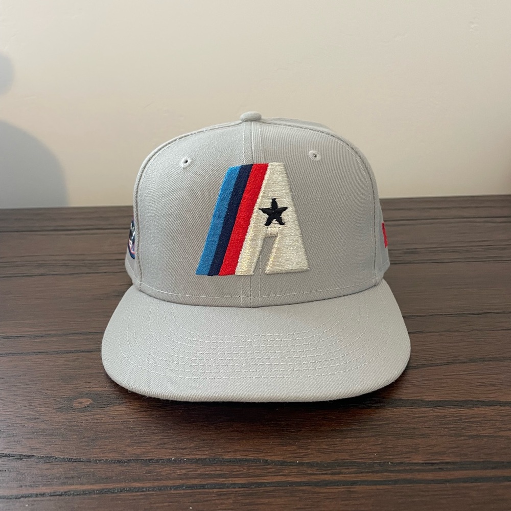 Astros new era 59 fifty hat 7 1/4 colored under-visor worn once